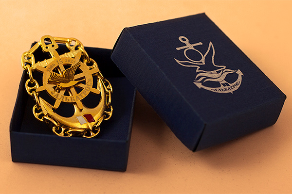 изготовление юбилейных значков Альбатрос