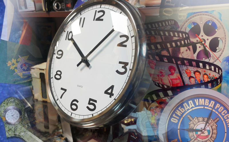 часы с логотипом компании